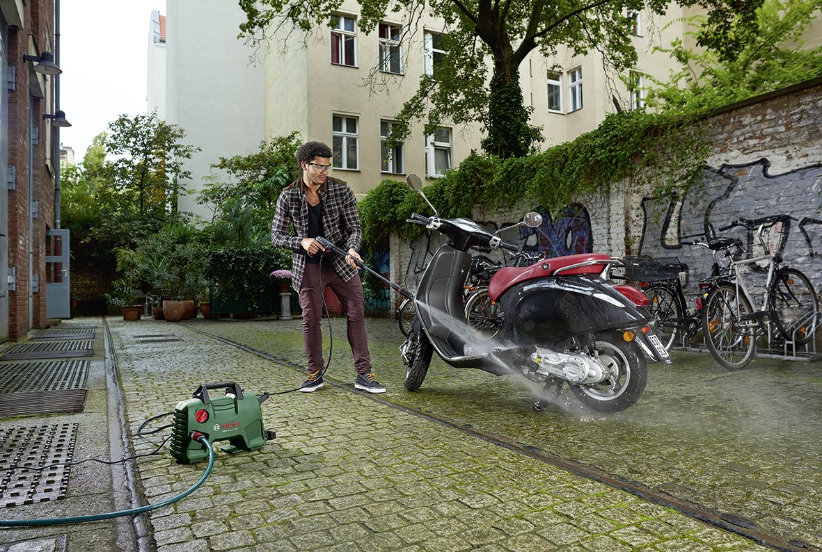 Bosch EasyAquatak 1700 Electric 1740 PSI Compact Pressure Washer 1.59 GPM